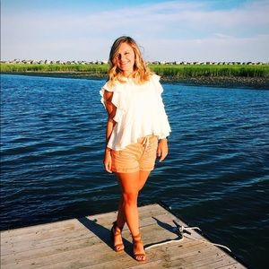 Meet your Posher, Megan